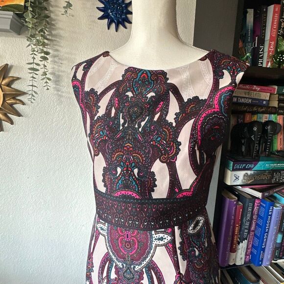 Sandra Darren Size 6 Beige multicolor paisley print sheath dress - Picture 2 of 8